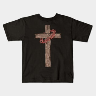 A wooden cross with a crown of thorns Kids T-Shirt